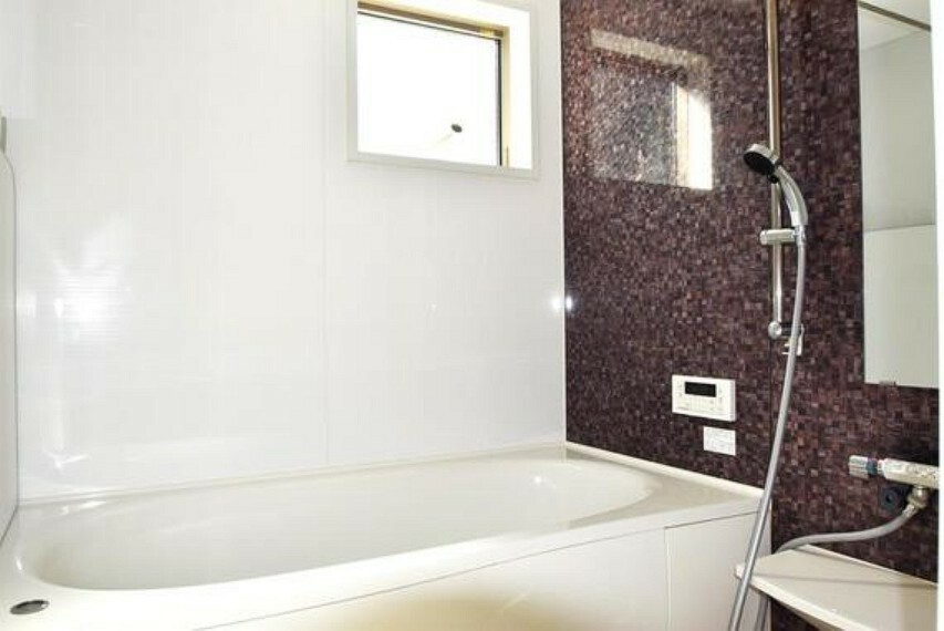 浴室 魔法瓶浴槽により保温性の高くゆったりと浸かれる1坪タイプオートバス。浴室乾燥・暖房機付き