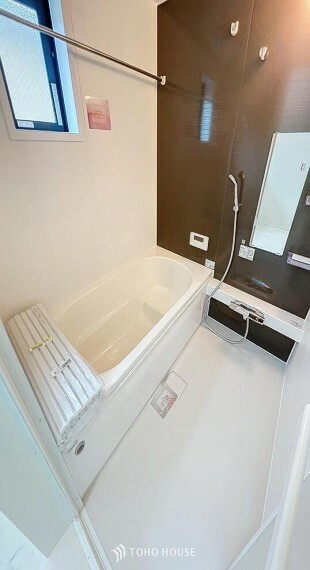 浴室 「広々一坪快適バス。」癒しの空間バスルームです。天気に左右されずに洗濯物を乾かせる、浴室乾燥機・オートバス機能付きです。