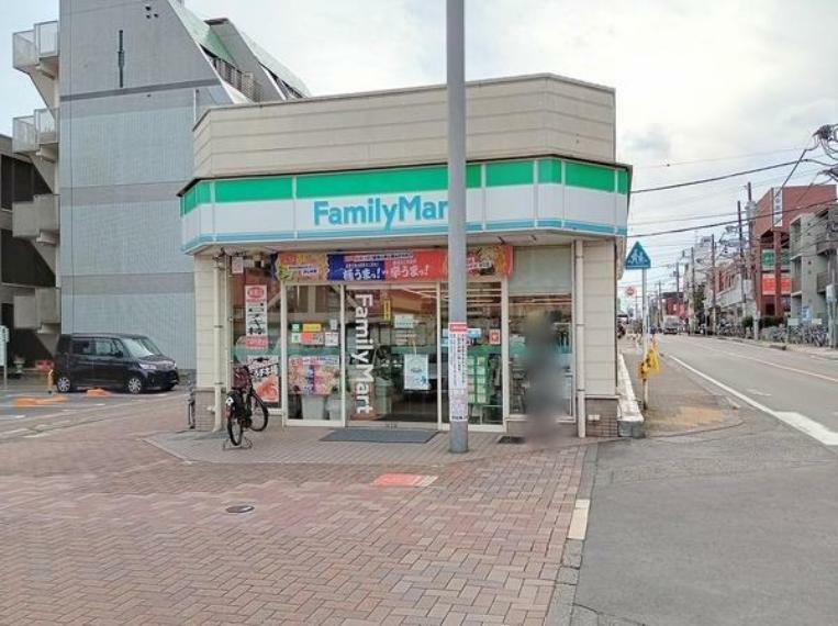 コンビニ ファミリーマート中央林間駅前店