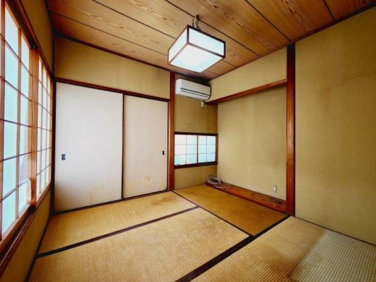 和室 4.5帖の和室～リビングとは別にゆったり使える空間は家族団らんや来客用、趣味や家事のスペースとして様々なシーンで活用いただけます。