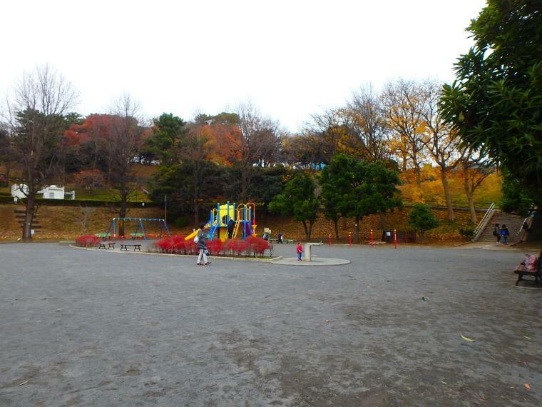 公園 神の木公園（野球場もある緑豊かな広々とした公園。ボール遊びなども楽しめます。）