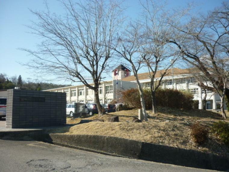 中学校 土岐市立西陵中学校