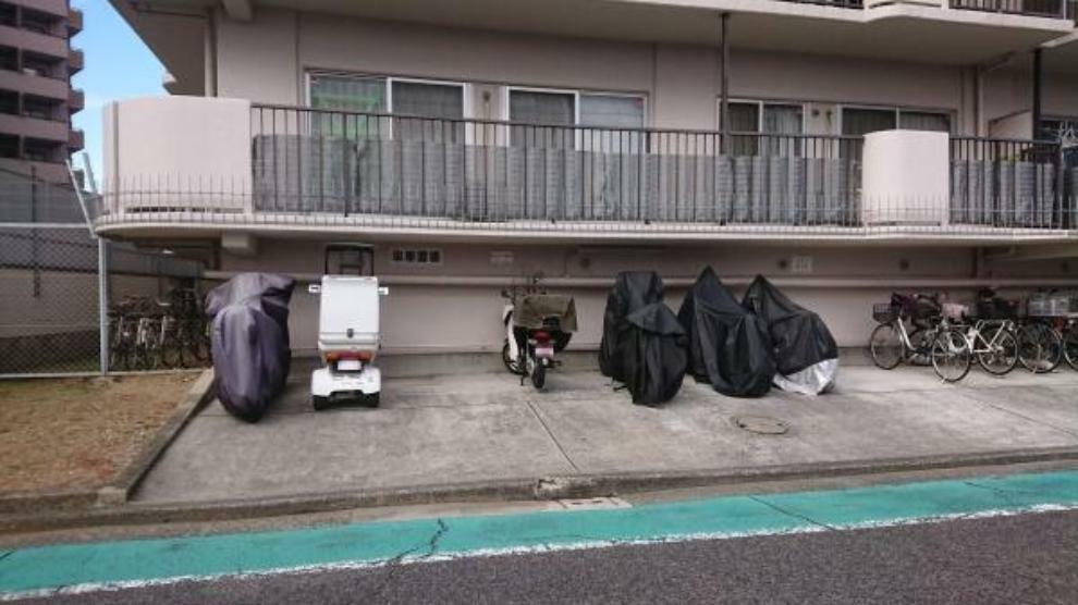 敷地内駐車場 バイク駐車場スペースです。