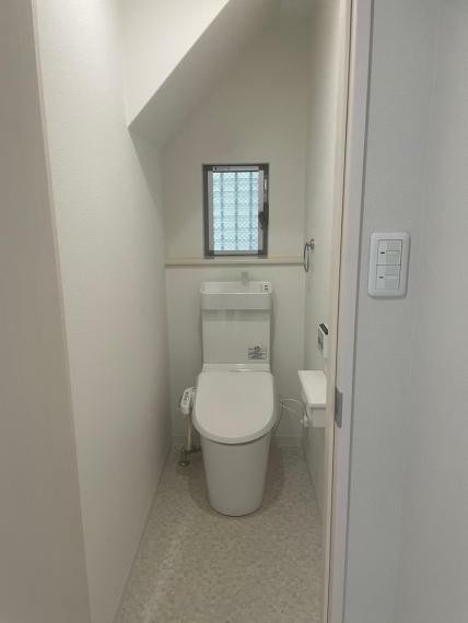 1階トイレ、床CF張替え