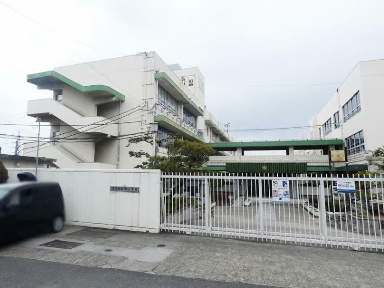 小学校 周辺 茨木市立郡小学校