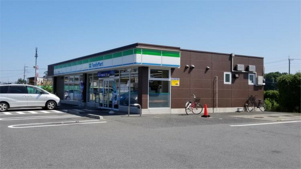 コンビニ ファミリーマート桶川加納店