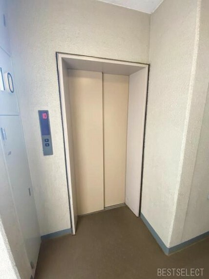 エレベーター停止階の為,お部屋までの移動がスムーズです。