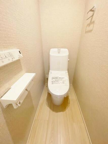 トイレ トイレ トイレには快適な温水洗浄便座付き