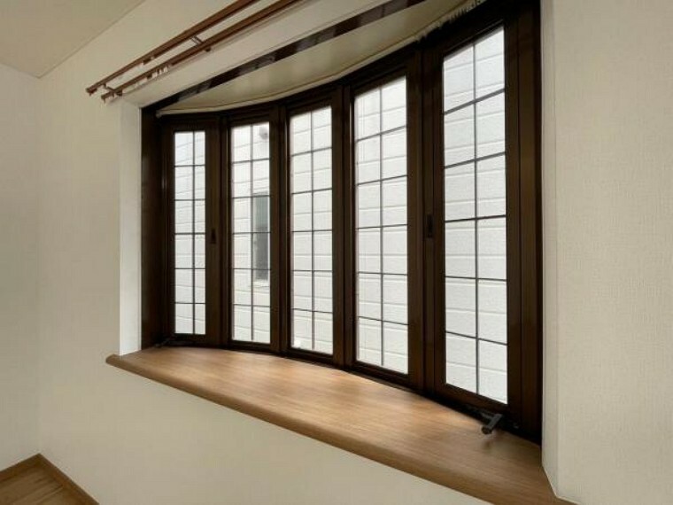 構造・工法・仕様 デザイン性と開放感のある出窓