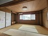 和室 和室10帖:リビングにつながった和室スペースは、おむつ替えやお昼寝に最適です。
