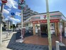 コンビニ セブンイレブン川口栄町1丁目店 徒歩6分。