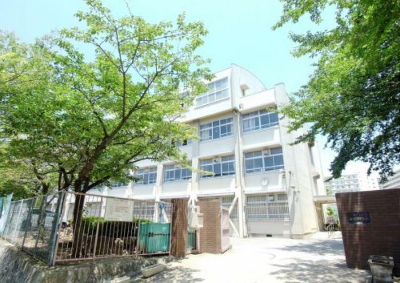 中学校 【中学校】神陵台中学校まで1021m