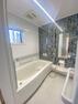 浴室 浴室:キレイを保てるシステムバス！換気設備と清掃機能もあり、使う人の笑顔が考えれられたバスルームです。