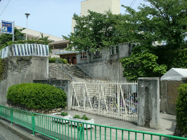 小学校 茨木市立沢池小学校