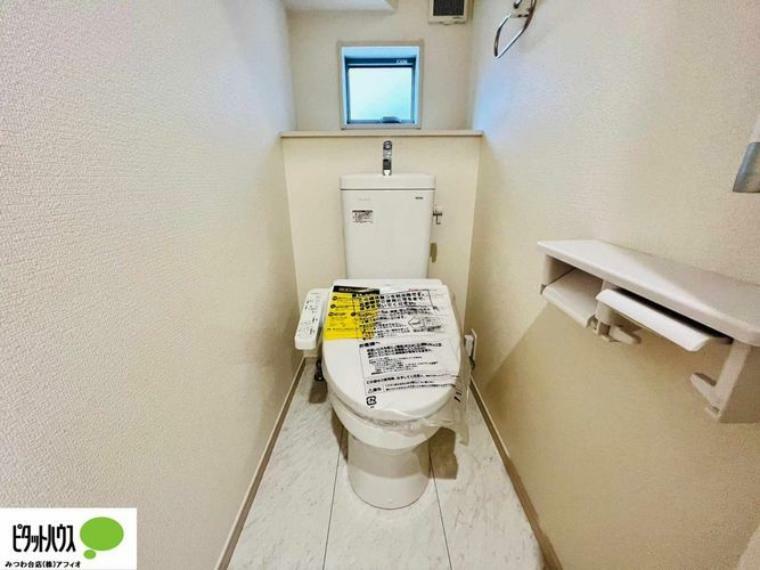 同仕様写真（内観） 施工例写真　1・2階ウォシュレットトイレ完備。