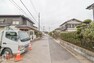 現況写真 【前面道路】道の広さ日当たりなど、ぜひ現地もご確認ください。