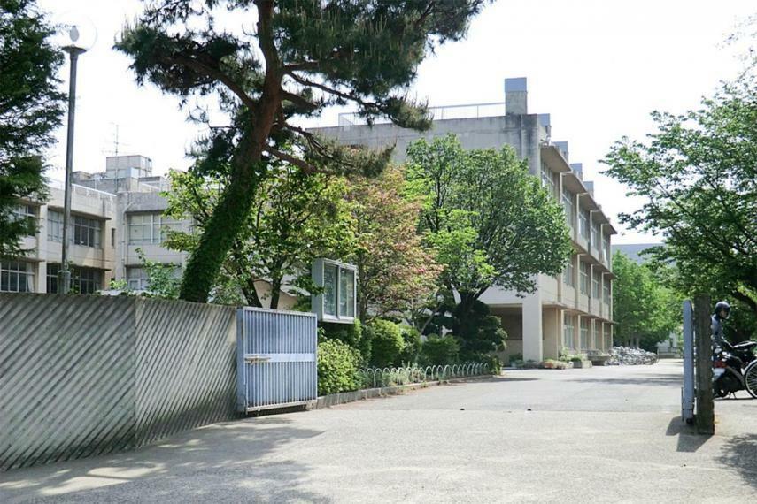 小学校 長久保小学校（824m）