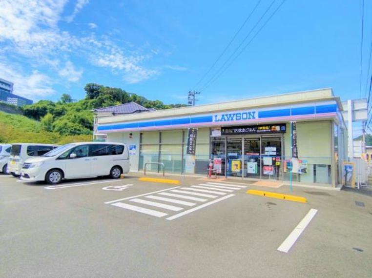 コンビニ 【コンビニ】ローソン長崎昭和町店まで1000m（車3分）です。24時間開いているので便利ですね。