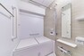浴室 ゆとりのあるバススペースは嬉しい追い焚き機能、浴室暖房乾燥機能付き。