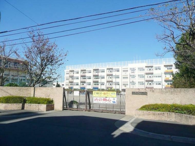 川口市立青木北小学校 徒歩4分。