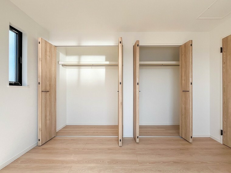収納 【Closet】限られたスペースを有効に活用できる壁面クローゼット。