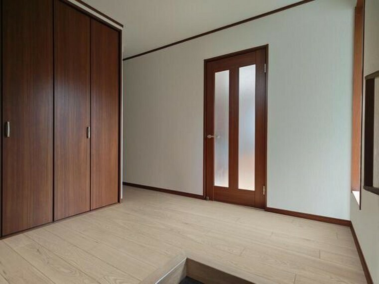 室内（2024年2月）撮影広々とした玄関には大型収納を配置しています。一部CG加工しております。