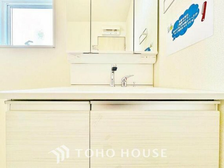 構造・工法・仕様 お家の中でも特にプライベートスペースとなる洗面所は、洗濯場所と浴室を同じ空間でまとめております。