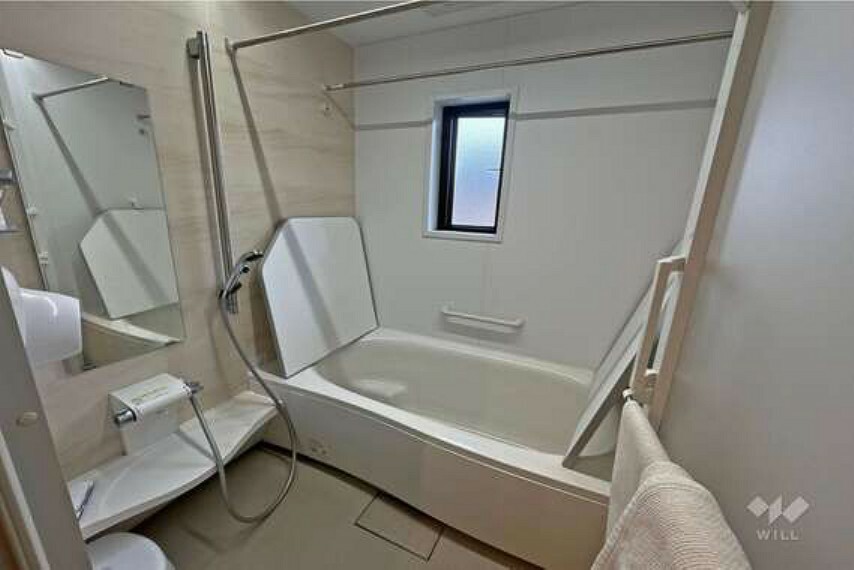 浴室 浴室1616サイズのゆったりとしたユニットバス。足を伸ばして日々の疲れを癒していただけます。
