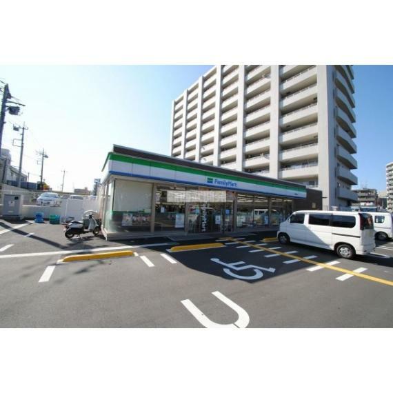 コンビニ ファミリーマート入間豊岡店