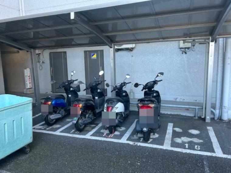 敷地内駐車場 バイク駐車場スペースです。