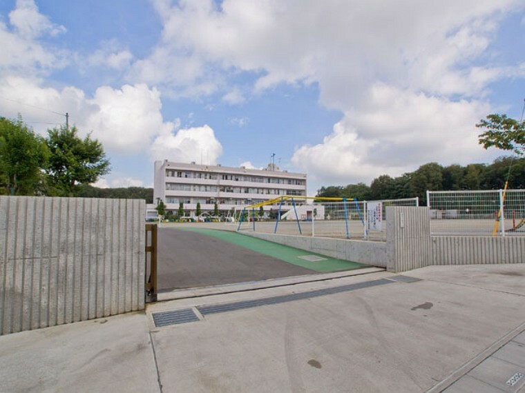 小学校 桶川市立川田谷小学校