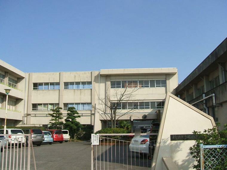 稲沢市立坂田小学校（約370m）