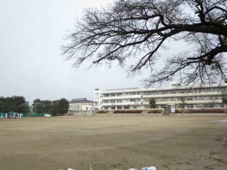 中学校 【周辺環境/中学校】前橋市立富士見中学校まで1100m（車徒歩14分）。