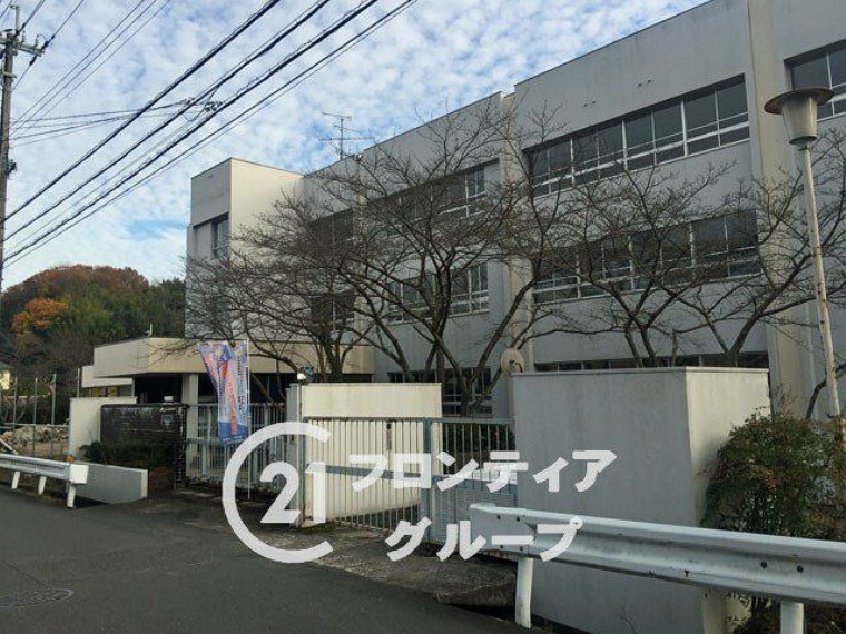 小学校 生駒市立生駒北小学校 徒歩12分。