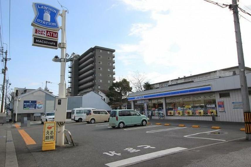 コンビニ 【コンビニエンスストア】ローソン 高知旭店まで609m