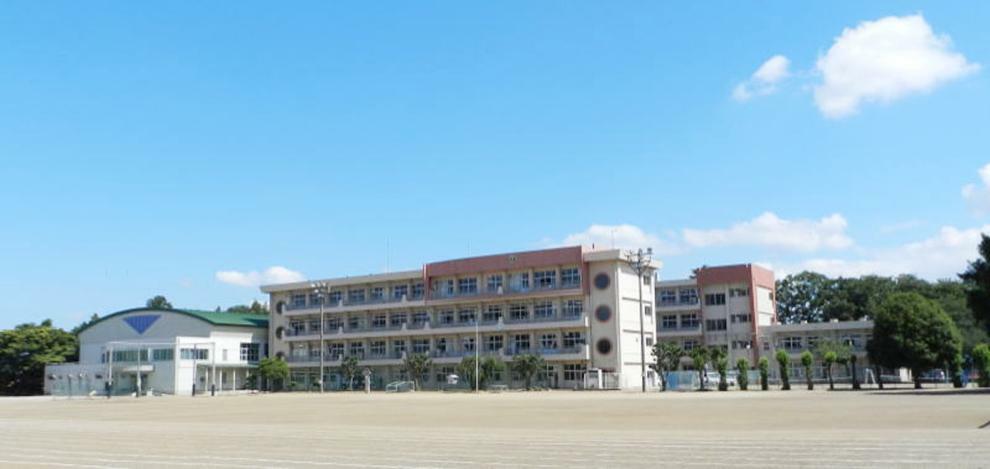 中学校 【中学校】第一中学校まで2621m