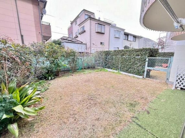庭 東京に住みながらお庭を持つ。そんな贅沢が実現するマンション。