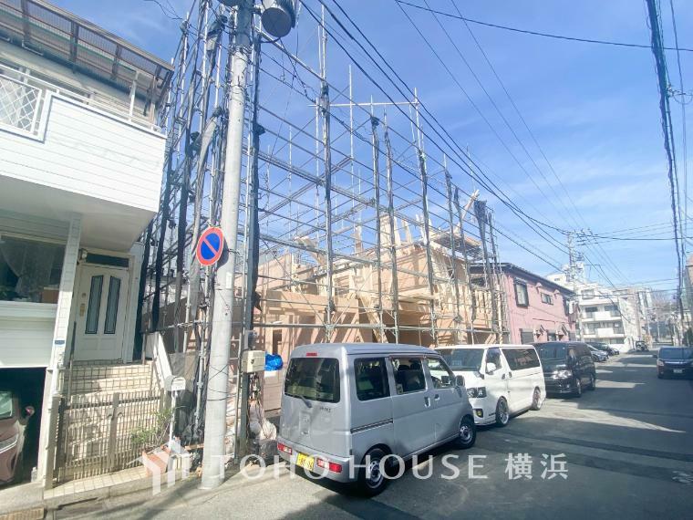 現況外観写真 充実した建物設備も家族の時間を彩ってくれることでしょう。（2024年2月撮影）