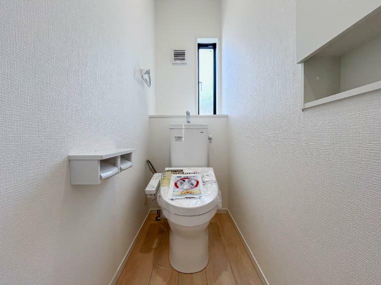 トイレ 毎日使う場所だから、より快適な空間に仕上げられています。 （2号棟）
