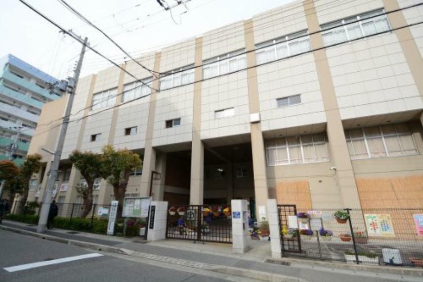 【中学校】神戸市立烏帽子中学校まで349m（約349m）