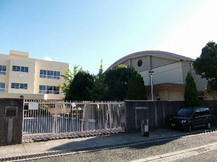 小学校 茨木市立穂積小学校