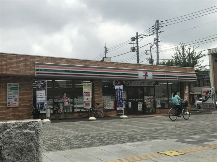 コンビニ セブンイレブン 越谷西口店