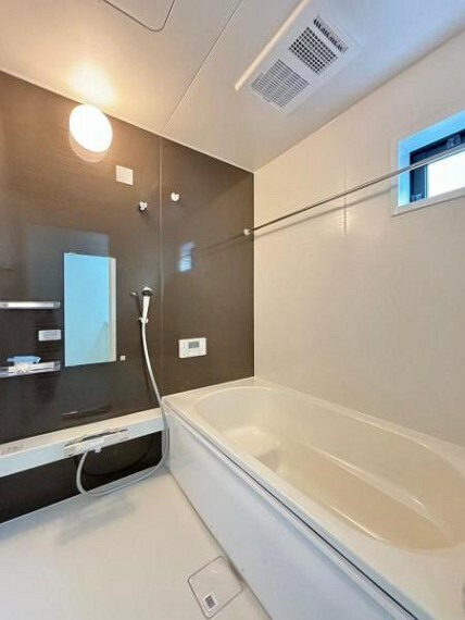 浴室 浴室暖房乾燥機付きでオールシーズン快適！