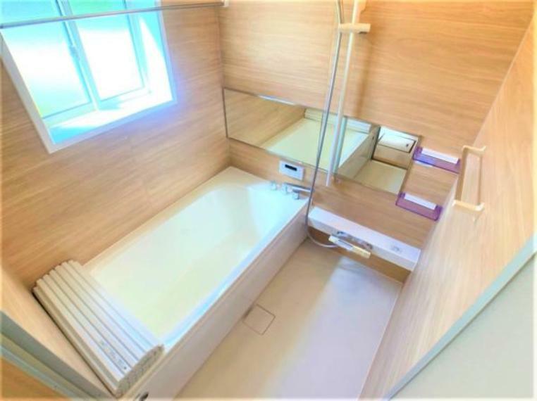 浴室 【同仕様写真】浴室はハウステック社製の一坪サイズに新品交換します。浴室換気乾燥暖房機付きですので雨の日でもお洗濯ものを乾かす事ができます。