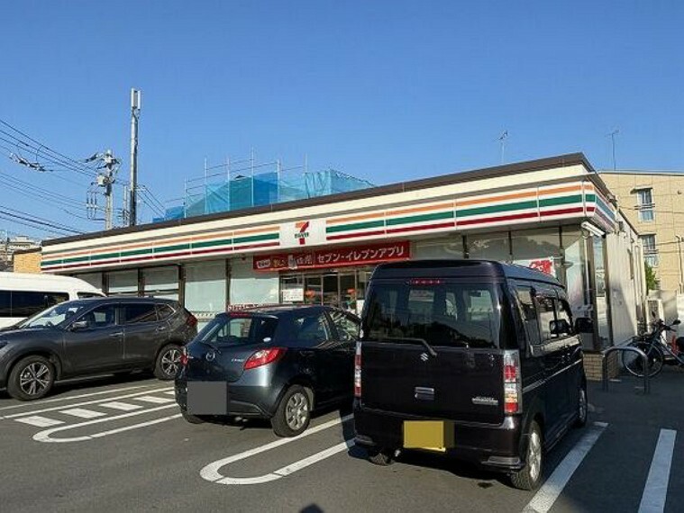 コンビニ セブンイレブン横浜新吉田東1丁目店　約600m