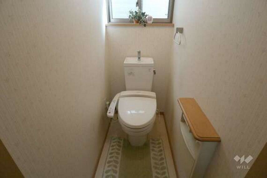 トイレ トイレ。温水洗浄便座つきなので清潔を保てます。