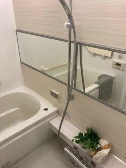 浴室 ミストサウナ機能付浴室換気乾燥機付きのバスルームです！