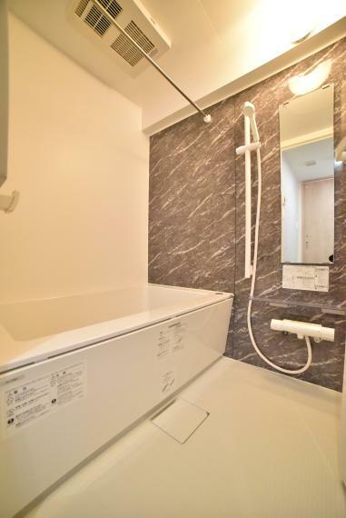浴室 ナチュラルなデザインで清潔感があり、落ち着く空間。浴室暖房換気乾燥機付きです！