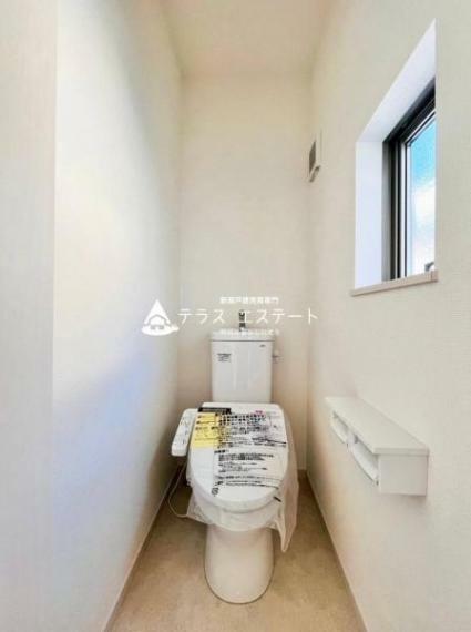 同仕様写真（内観） 2ヵ所にトイレ付で便利です。※写真は同一タイプもしくは同一仕様となります