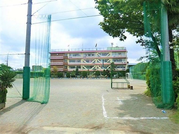 小学校 戸田市立新曽小学校 徒歩12分。